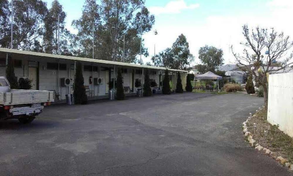 Donald Riverside Motel Exterior photo